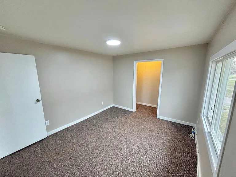 52 Lorimer St — Photo 9