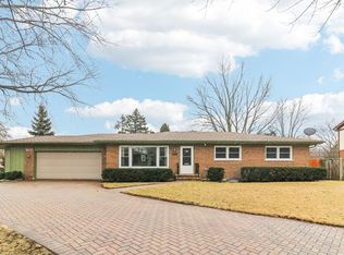 317 Rosewood Ct, Northbrook, IL 60062