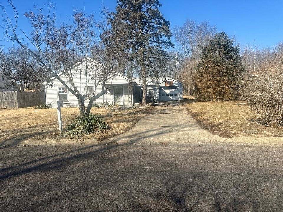 1st image of 22 Park Dr