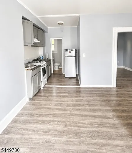 2 bed, 1.0 bath, 500 sqft, $1,800 — Photo 2