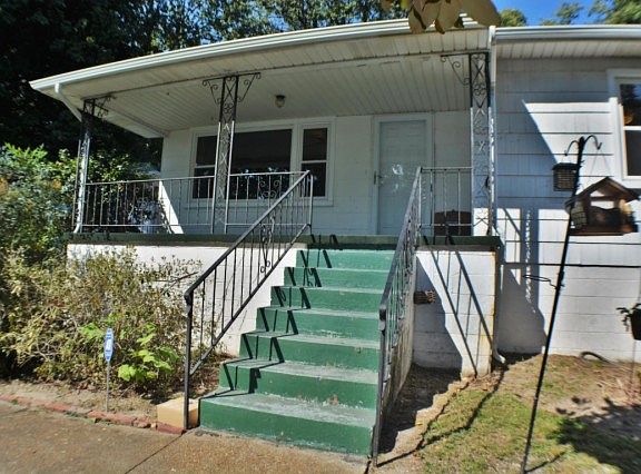 3rd image of 227 Alpine Dr