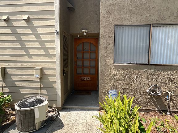 Welcome home to end unit close to pool