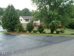 4th image of 2300 Lupine Ln