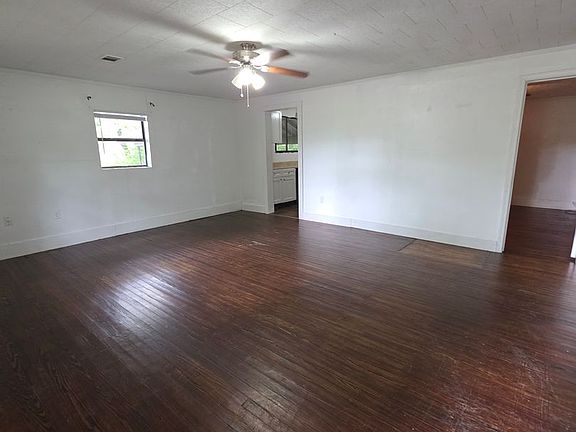 3rd image of 808 NW 1st St