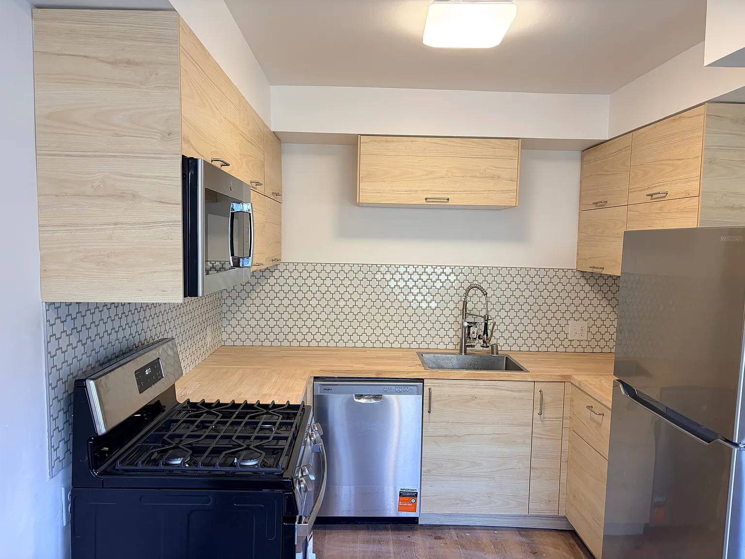 1 bed, 700 sqft, $2,300 — Photo 1