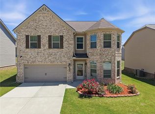 684 Lakehaven Ln, Loganville, GA 30052