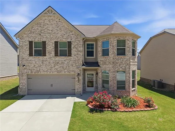684 Lakehaven Ln, Loganville, GA 30052