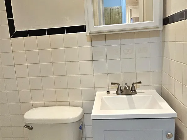 327 Jackson Street image 30 of 47