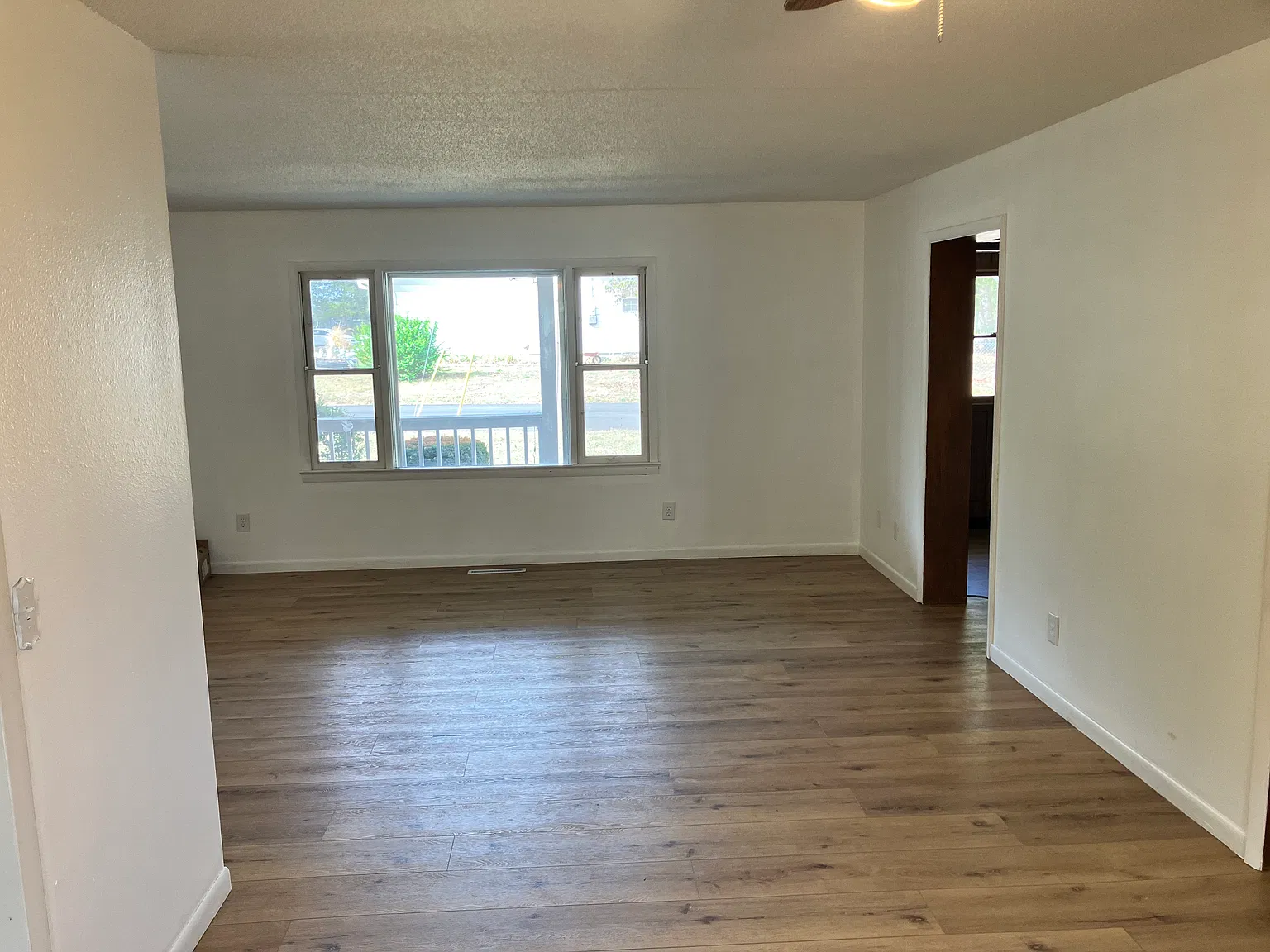3 bed, 1.5 bath, 1616 sqft, $1,600 — Photo 3