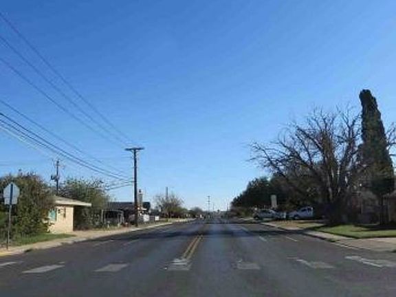Exterior Neighborhood (street photo)