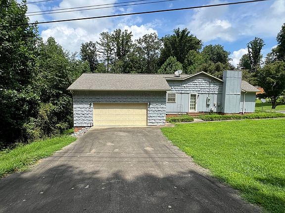 2nd image of 1521 Cedar Ln