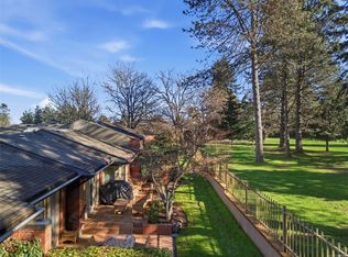 2345 Cedar Hill Cross Rd #102, Oak Bay, BC V8P5M8