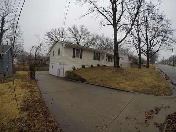 3rd image of 518 Belair Dr