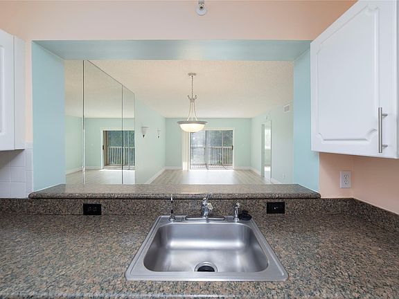 5th image of 9511 Weldon Circle #414