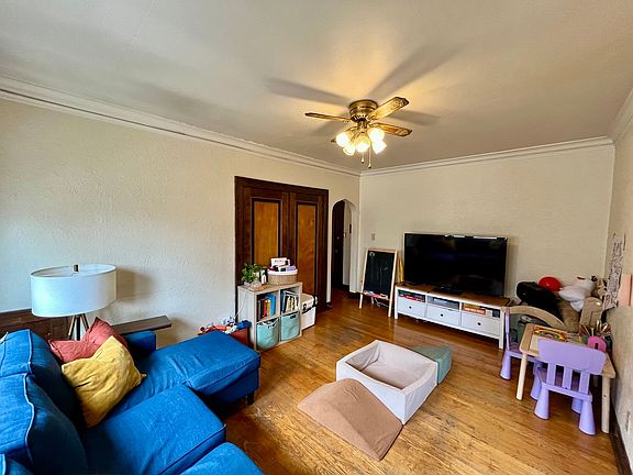 4th image of 4468 N Oakland Ave APT 34