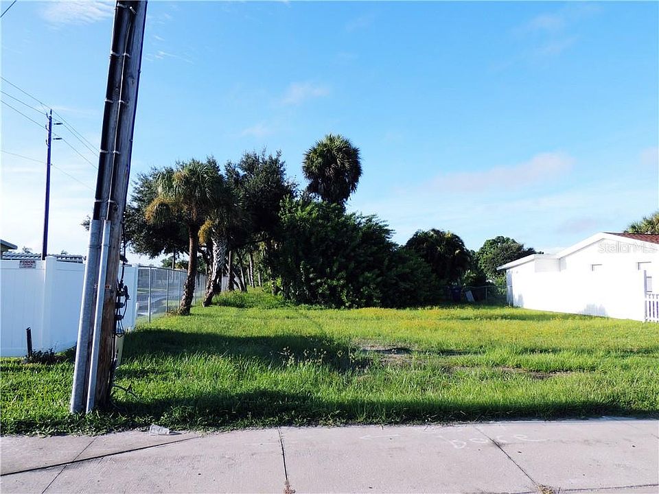 1st image of 700 53rd Ave W