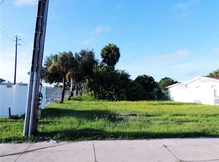 700 53rd Ave W, Bradenton, FL 34207