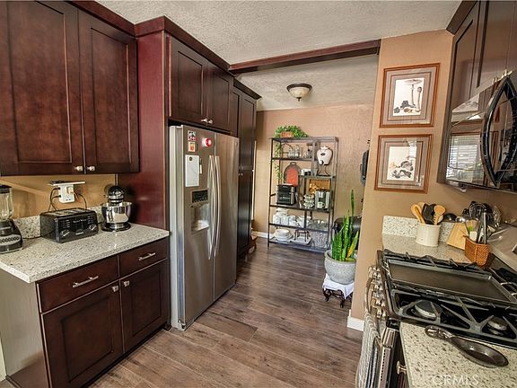 5th image of 23914 Wildwood Ln