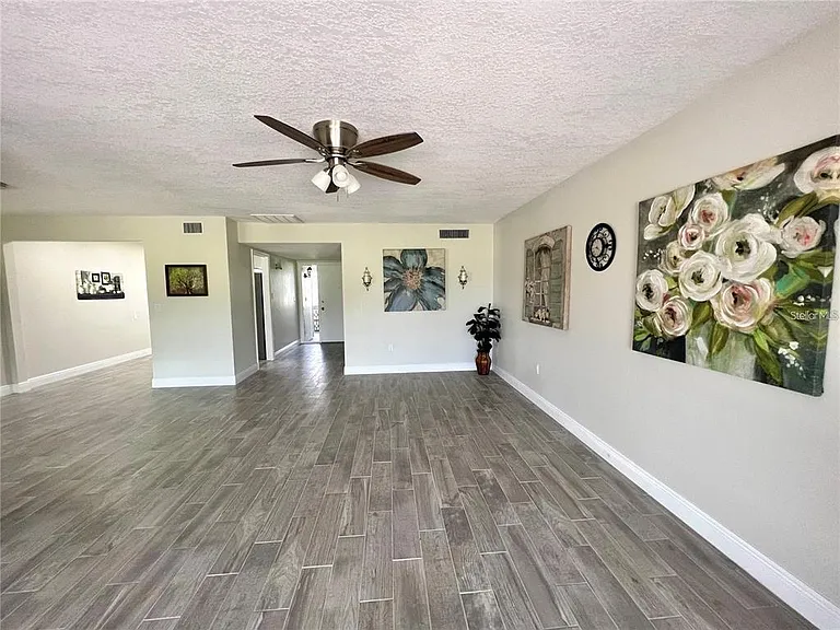 912 La Jolla Ave — Photo 8