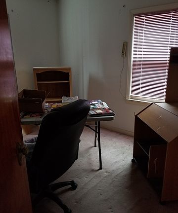 3rd image of 3002 Eshcol Ave