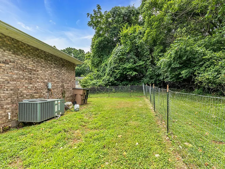 2601 Morganmeade Dr — Photo 25