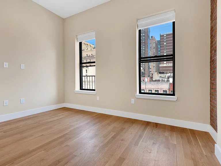 400 W 56th St #5F — Photo 1