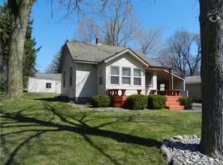 5516 Oster Dr, Waterford, MI 48327