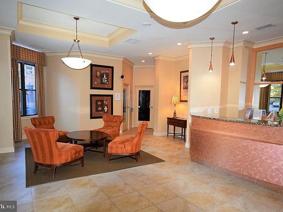 5th image of 2220 Fairfax Dr APT 611