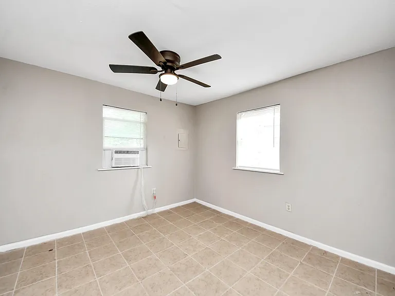 3914 Hoffman St #C — Photo 17