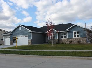 402 Clearfield Ln, Appleton, WI 54913