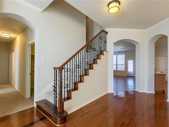 3rd image of 2252 Barret Dr