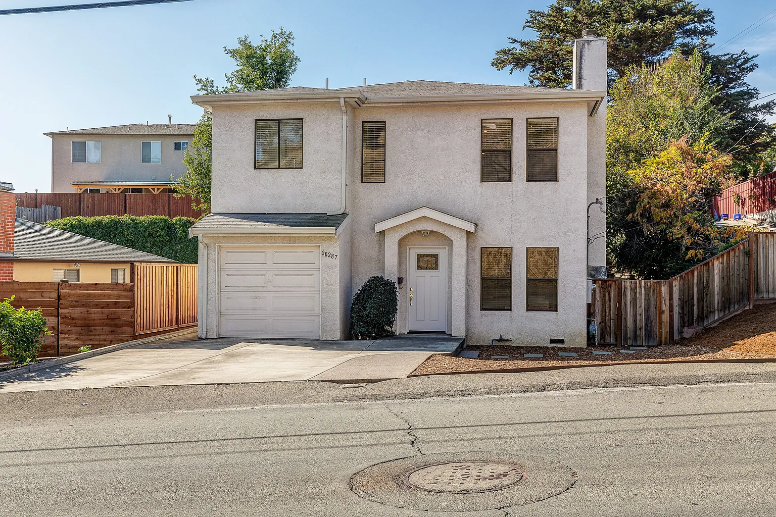 20287 John Dr photo 1