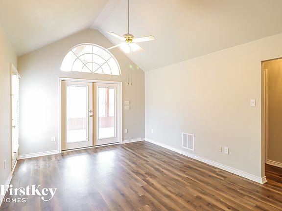 5th image of 2204 Reedway Ct