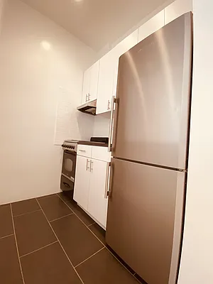 Rented by Metropolis Real Estate of Manhattan | media 8