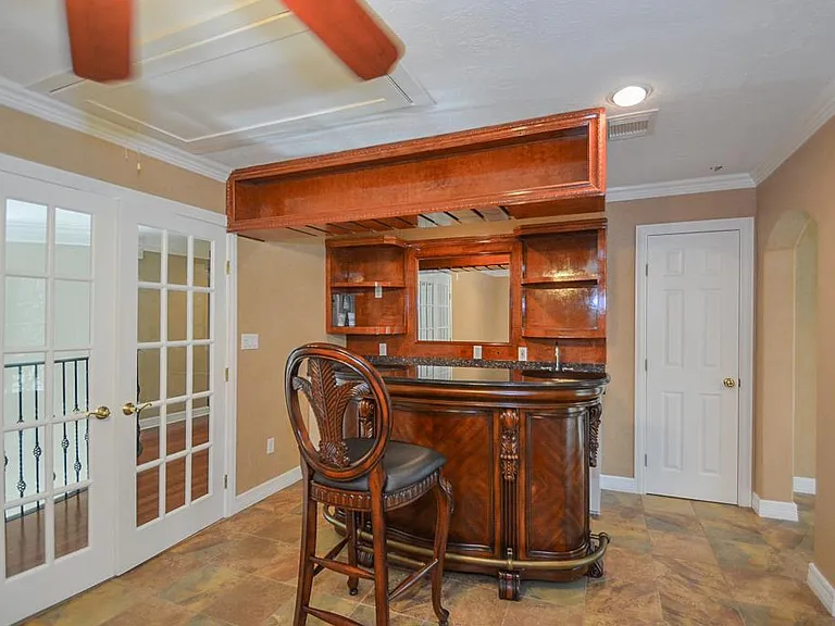2326 Walnut Bend Ln — Photo 22