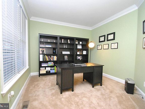 5th image of 1302 N Sewards Ct