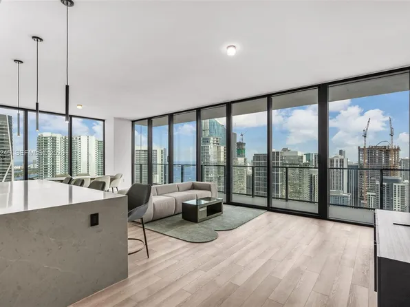 20 NE 11th St, Miami, FL