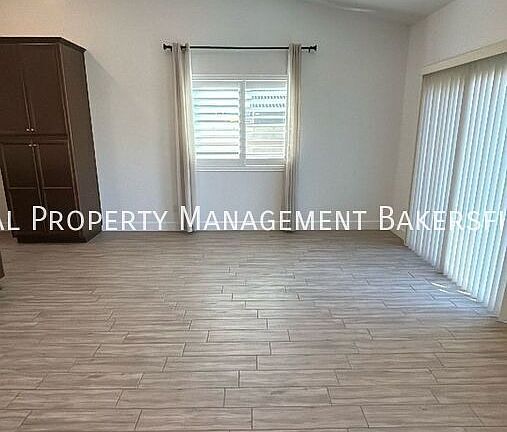 5th image of 9204 Willow Terrace Dr