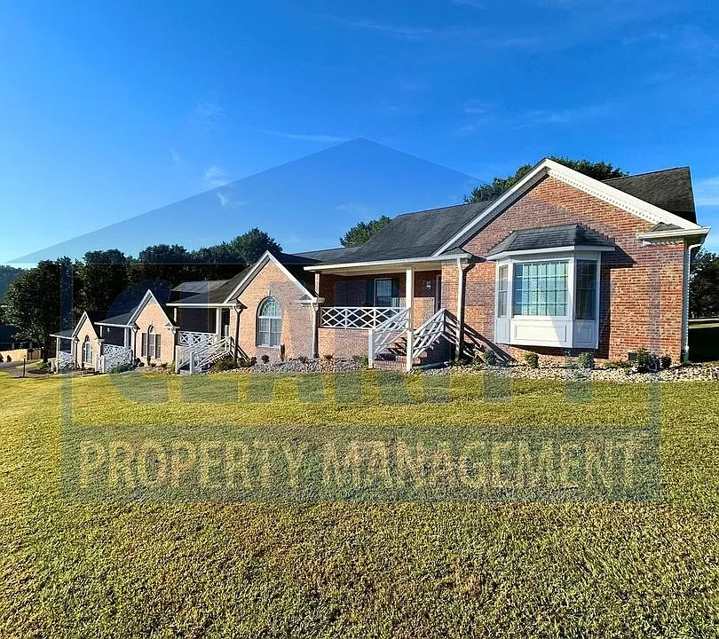 220 Golf Crest Ln