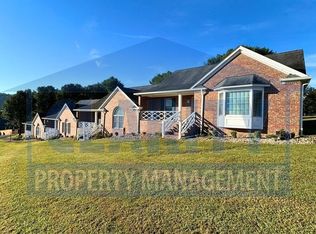 220 Golf Crest Ln, Athens, TN 37303