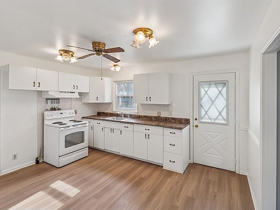 5th image of 3112 Sheridan Ave