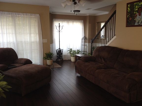 3rd image of 93 Peregrine Ln S