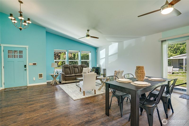 4th image of 17403 79th Avenue E