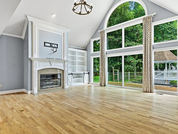 4th image of 5058 Windland Dr