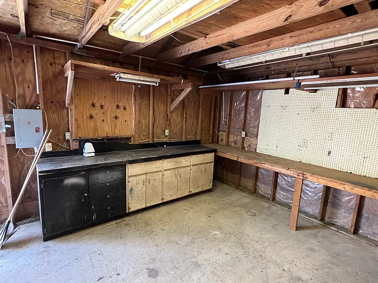 6311 Louisville Ave — Photo 41