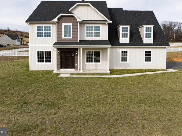 42 Dungiven Ln, Martinsburg, WV 25403