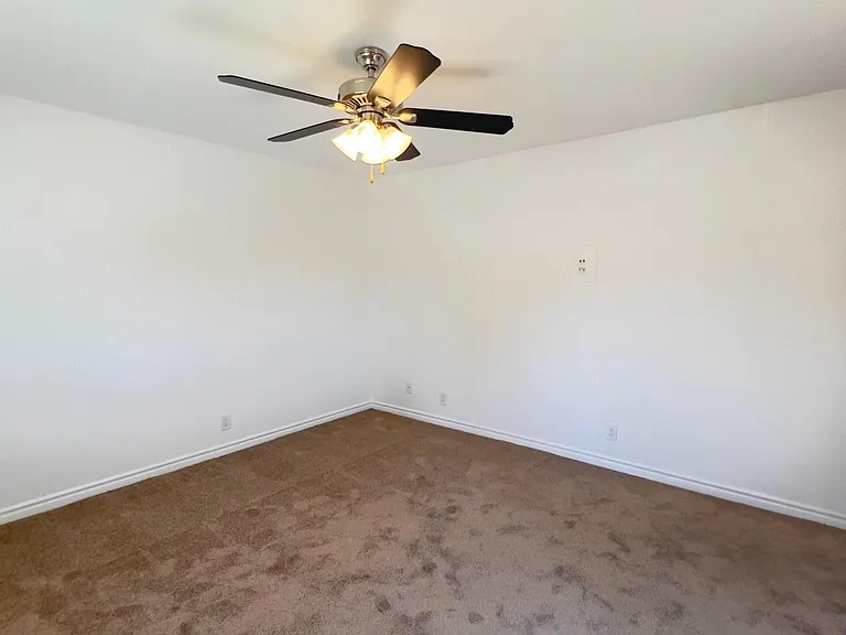 Downey North Apartments — Photo 3