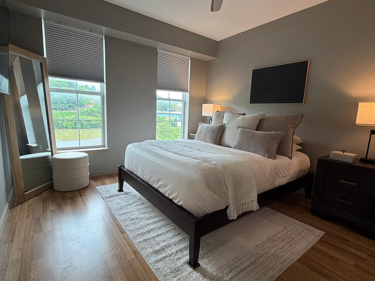 2 bed, 972 sqft, $2,650 — Photo 2