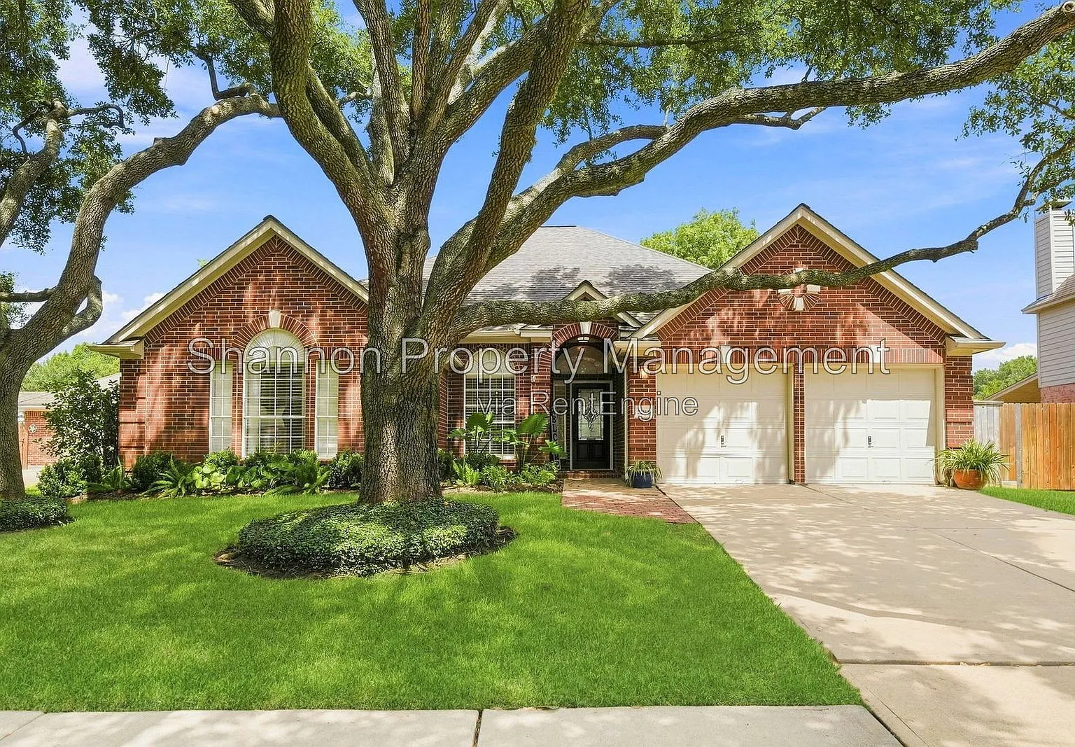 3 bed, 2.0 bath, 2058 sqft, $2,100 — Photo 1