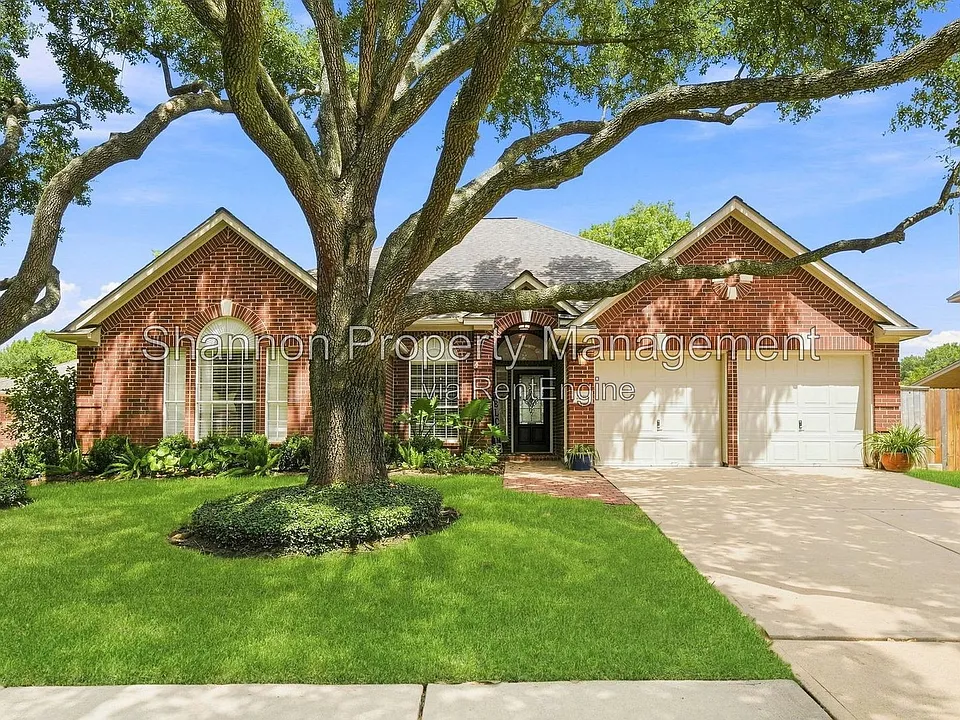22918 Red River Dr